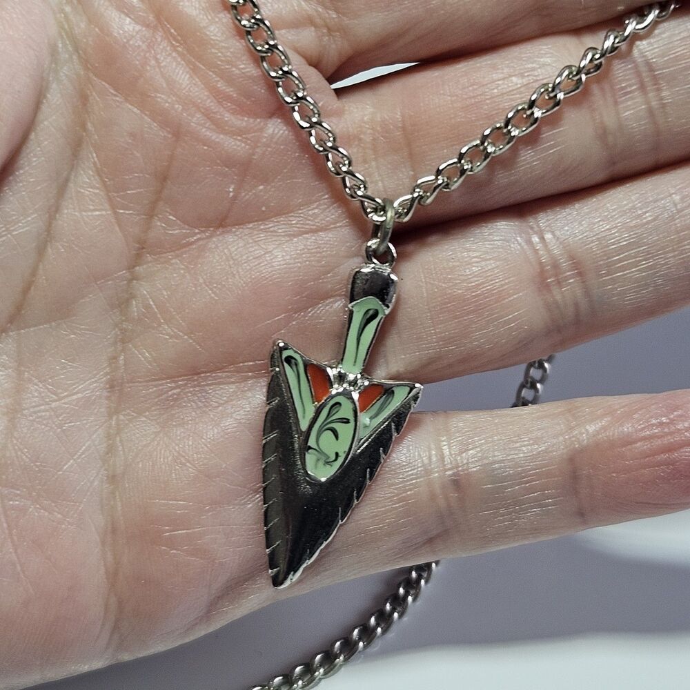 Silver Tone Vintage Enamel Arrowhead Pendant Necklace 18"